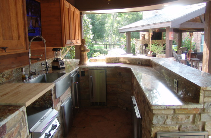 Are Outdoor Kitchens Worth the Investment?